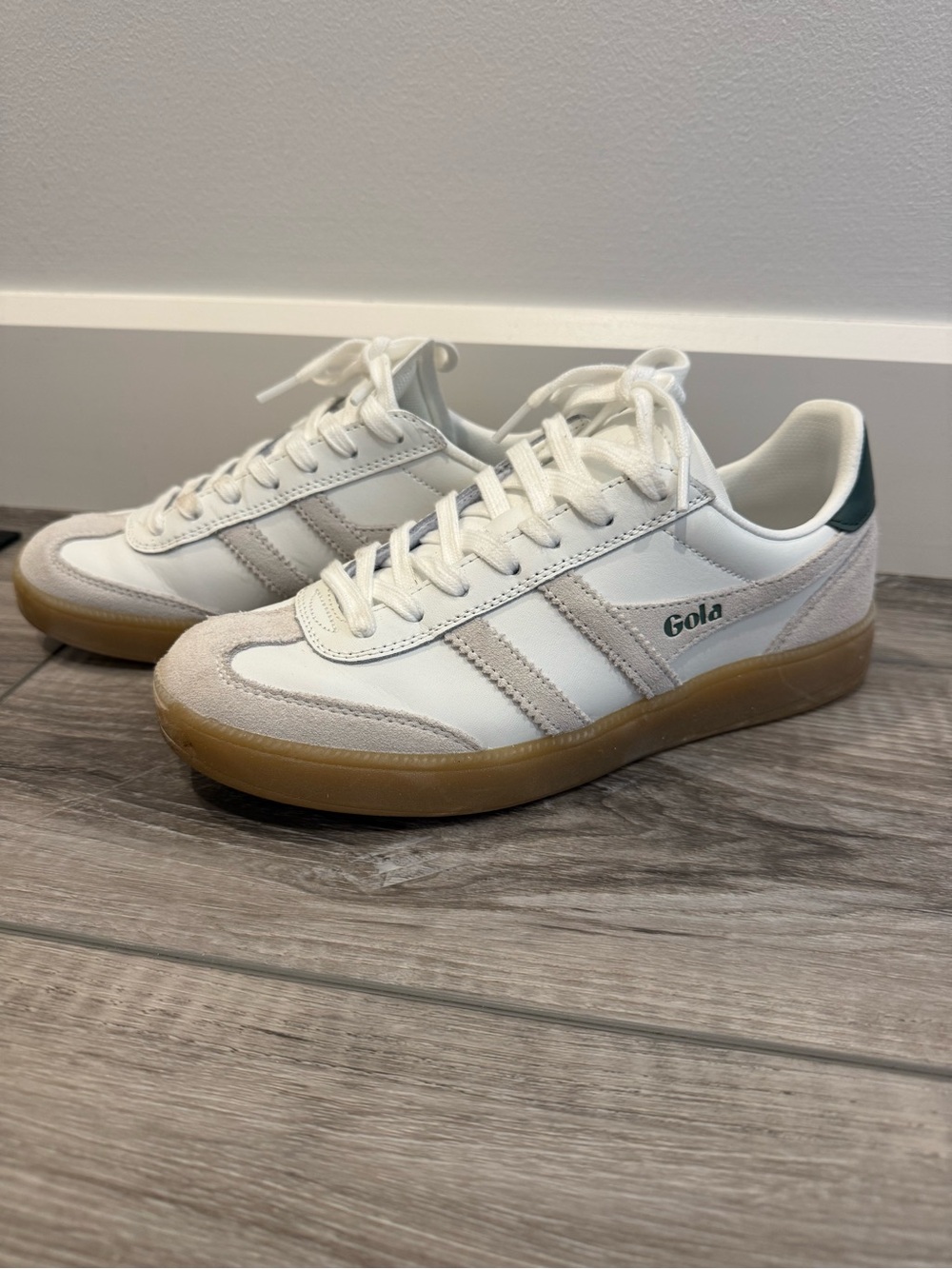 Gola Women's White & Gum Classic Sneaker